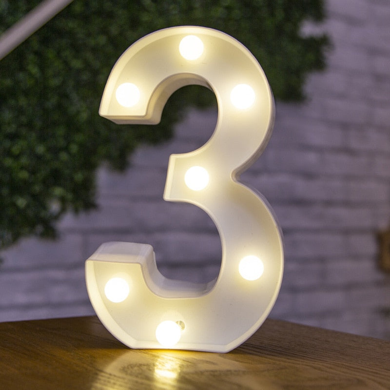 Letras e numeros  com luzes  de led a bateria, ótimo para decoração, você vai adorar!