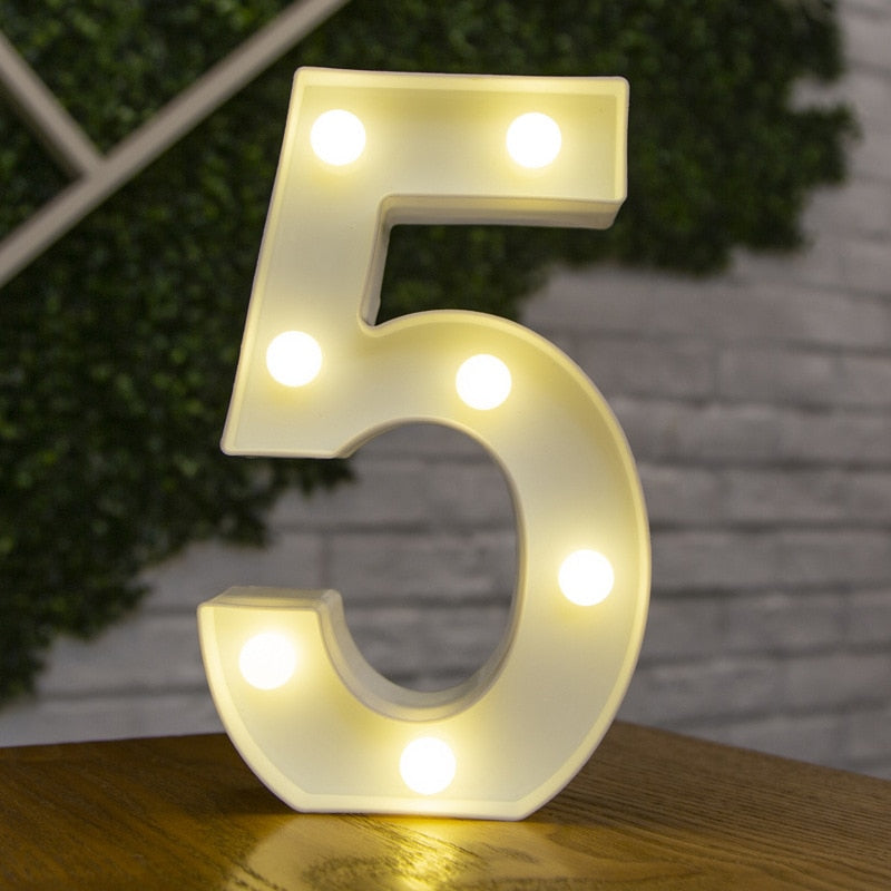 Letras e numeros  com luzes  de led a bateria, ótimo para decoração, você vai adorar!