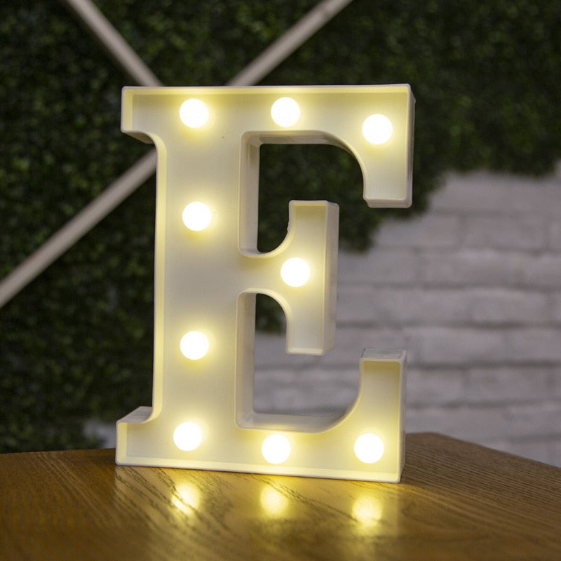 Letras e numeros  com luzes  de led a bateria, ótimo para decoração, você vai adorar!